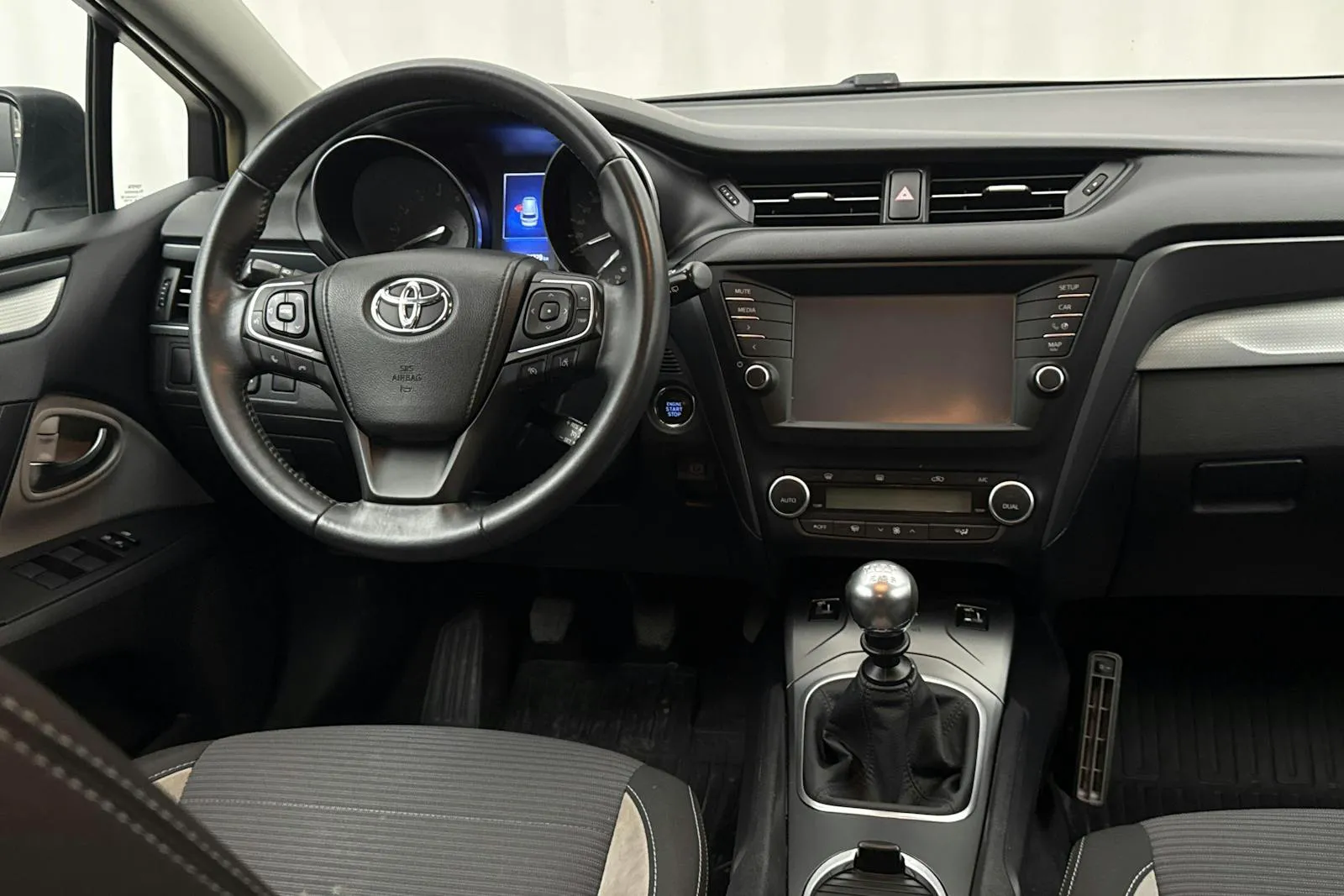 Toyota Avensis bild 12