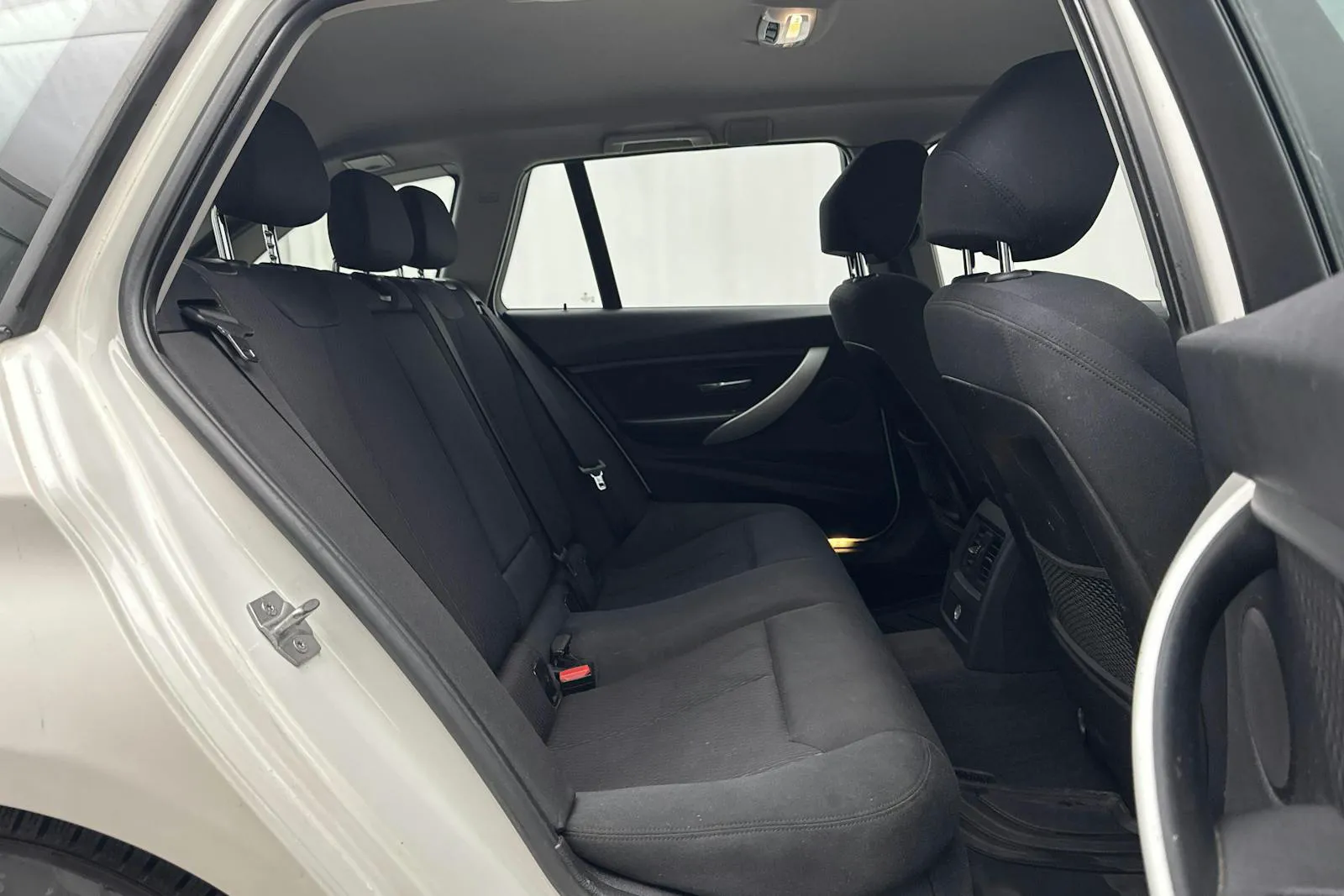 BMW 320 bild 8