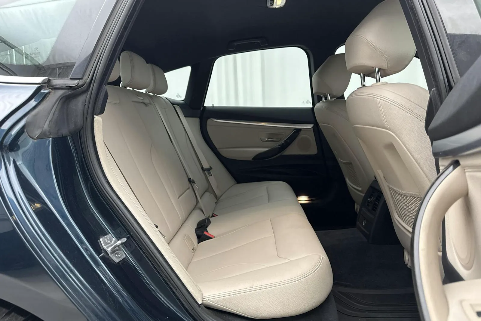 BMW 320 bild 8