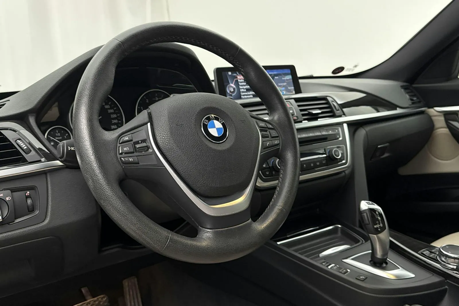 BMW 320 bild 12