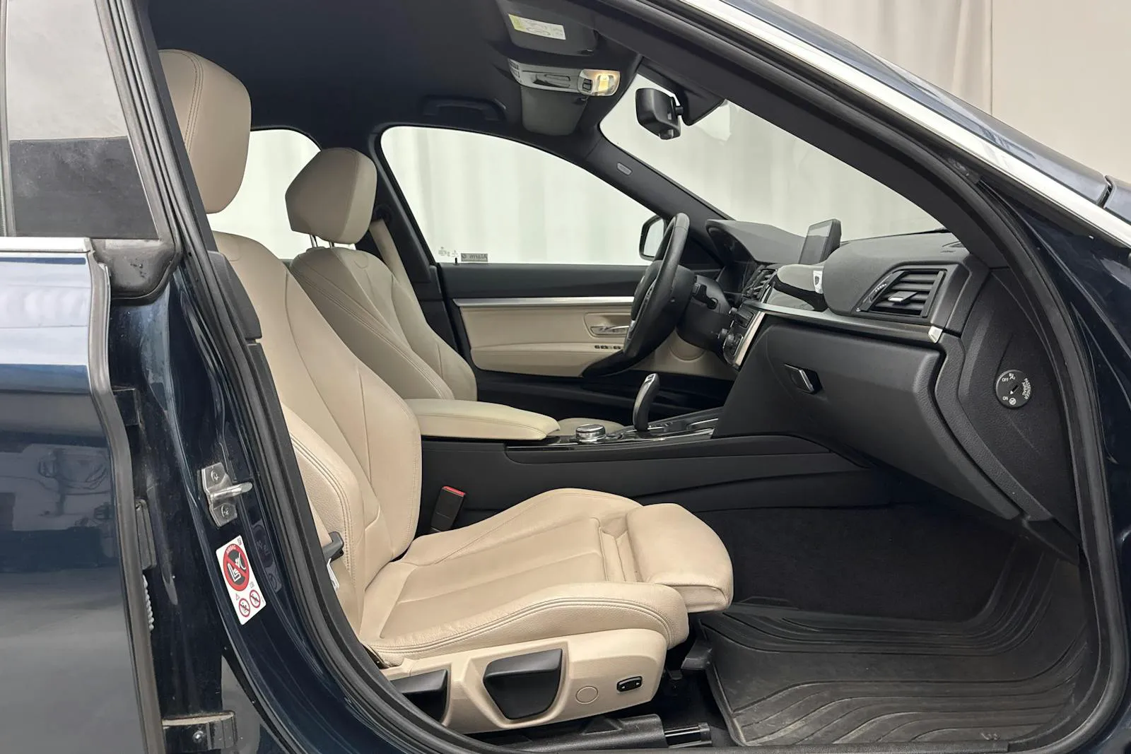 BMW 320 bild 7