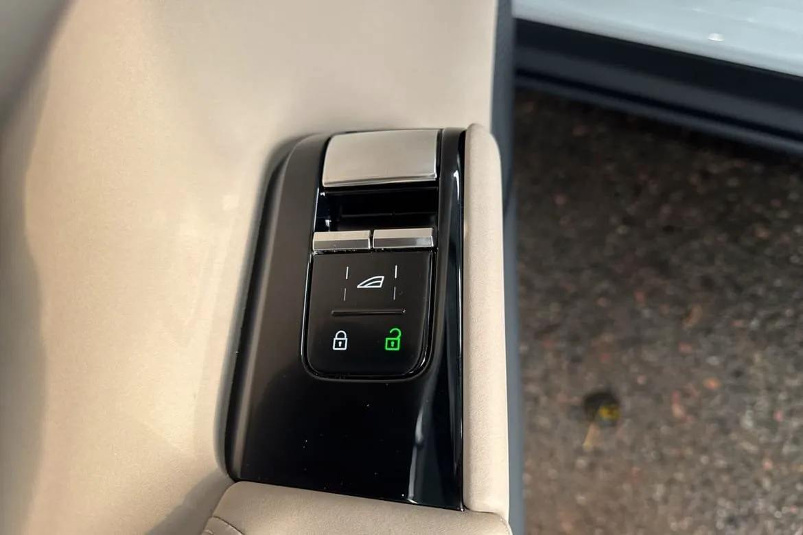 Volvo ES90 bild 22