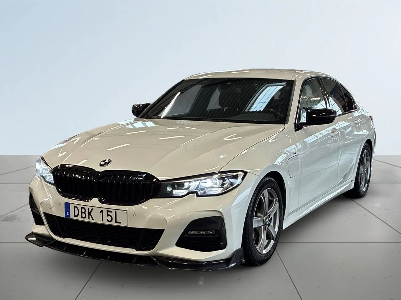 BMW 330 bild 16