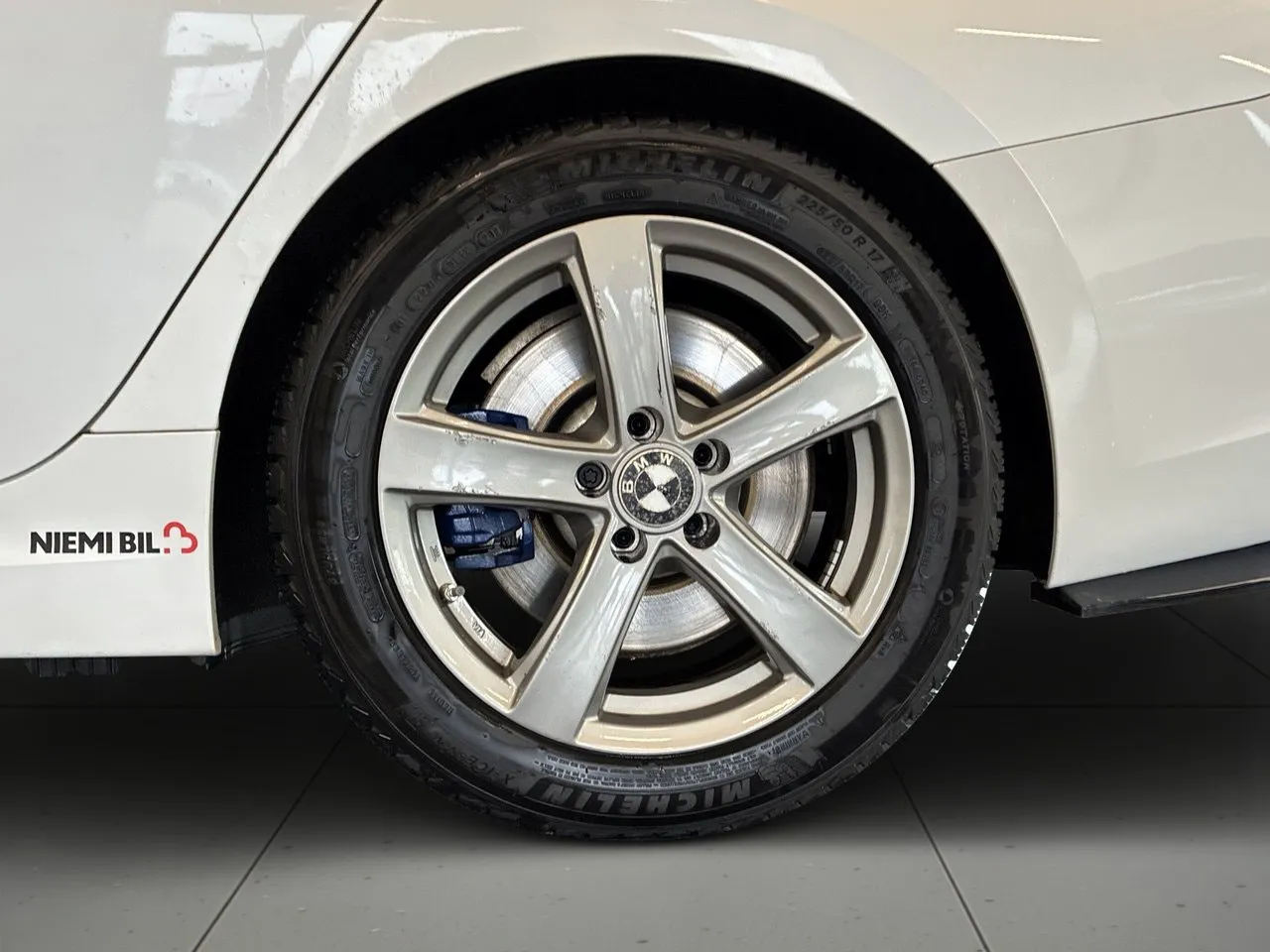 BMW 330 bild 14