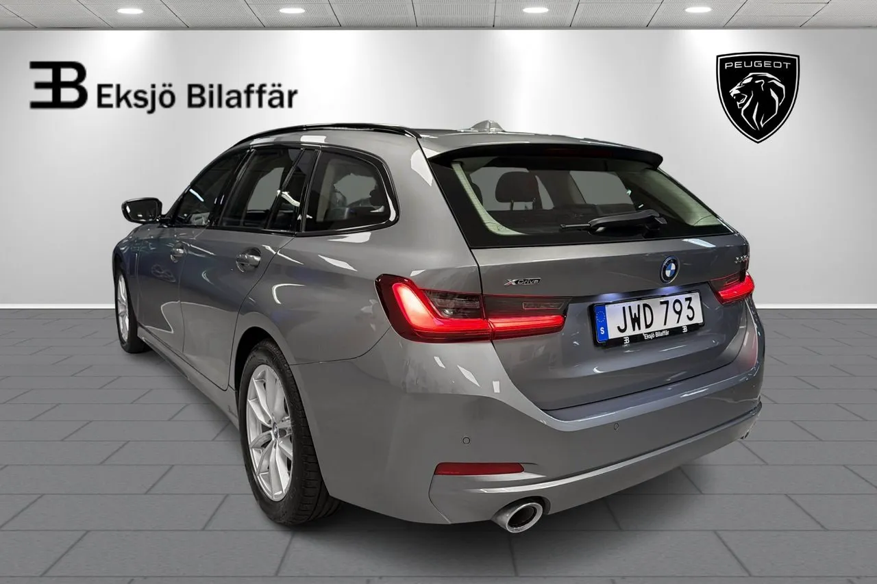 BMW 330 bild 8