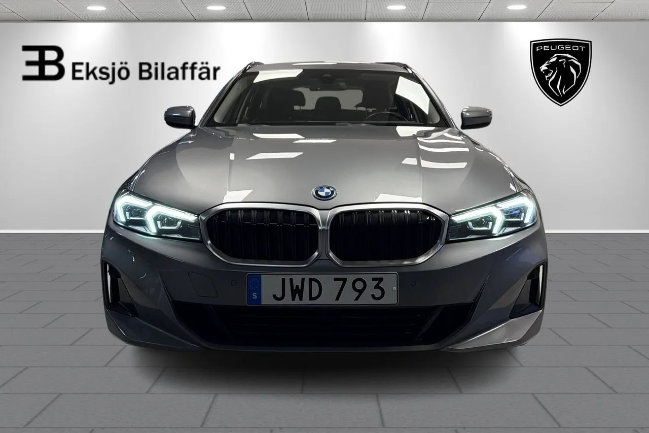 BMW 330 bild 2