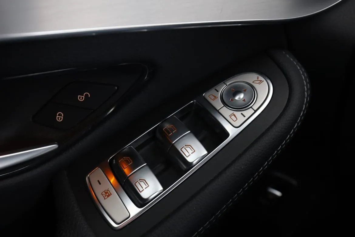 Mercedes GLC300 bild 35