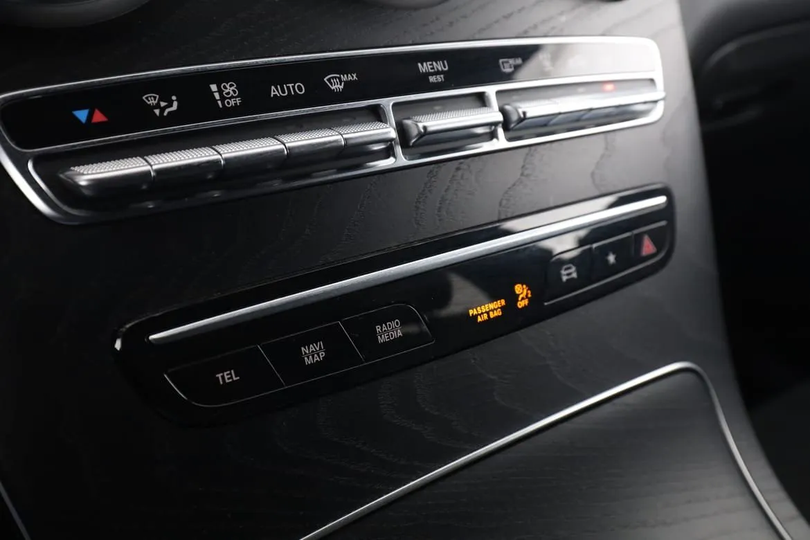 Mercedes GLC300 bild 26