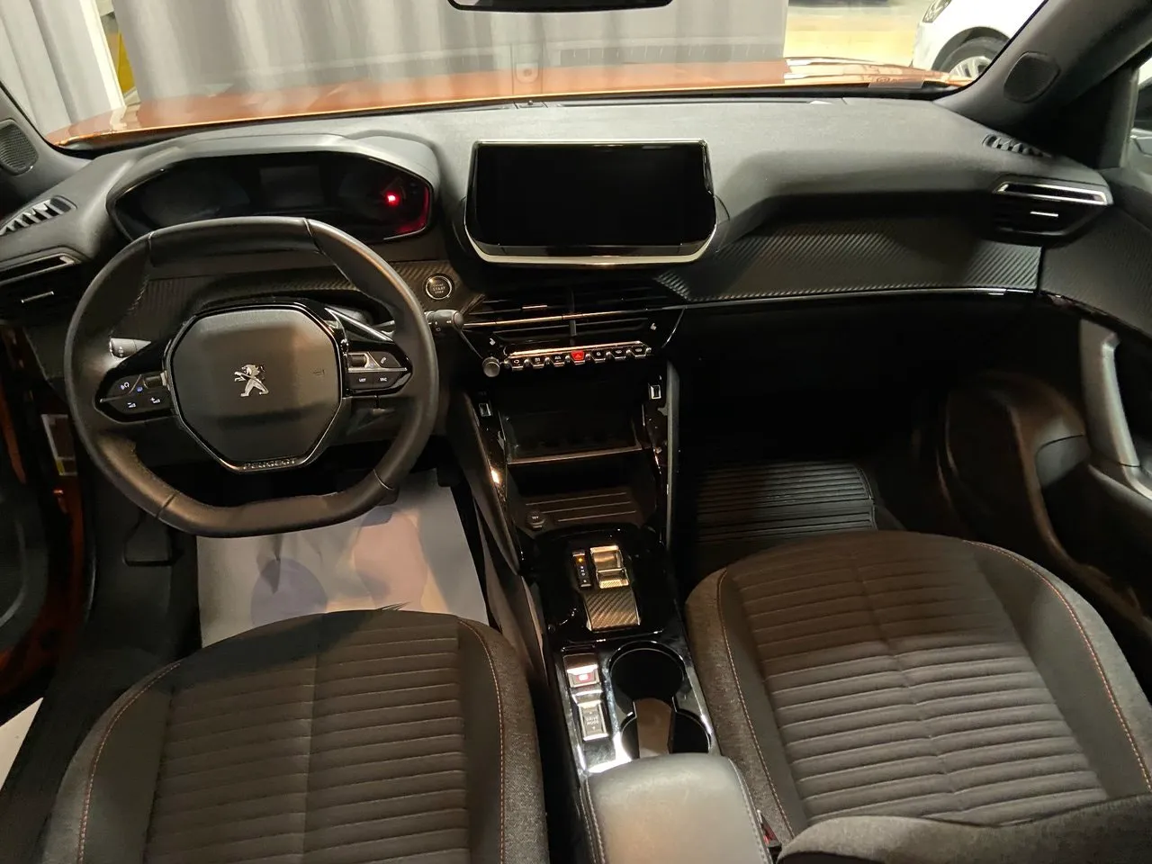Peugeot e-2008 bild 9