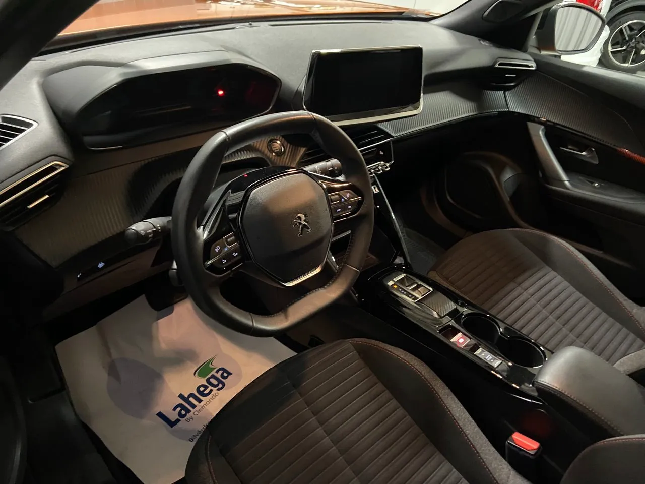 Peugeot e-2008 bild 7