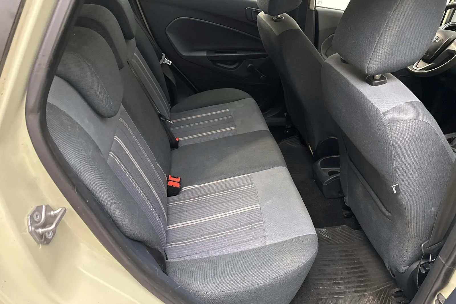 Ford Fiesta bild 8
