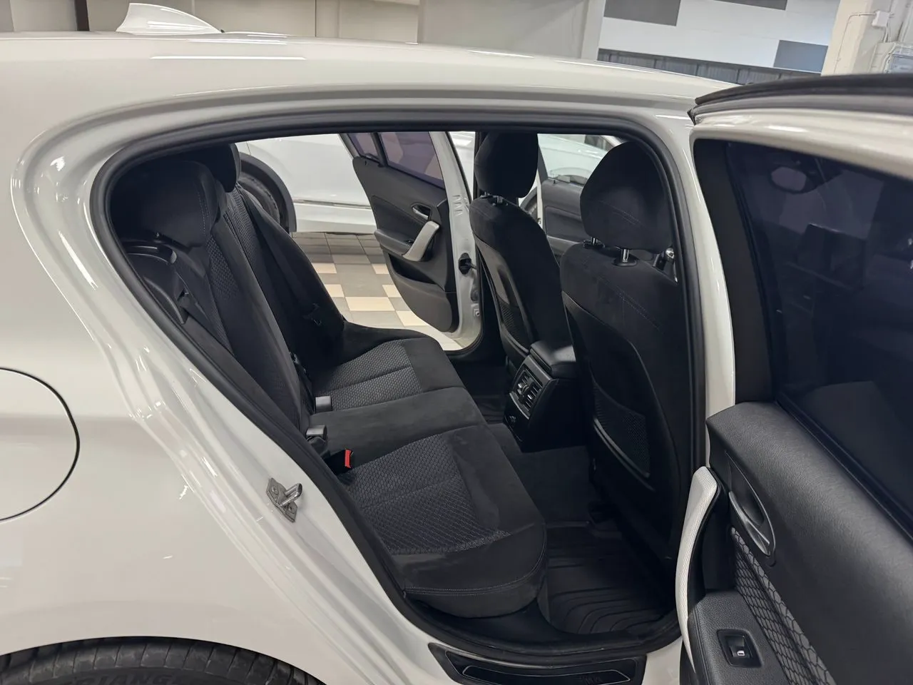 BMW 116 bild 11