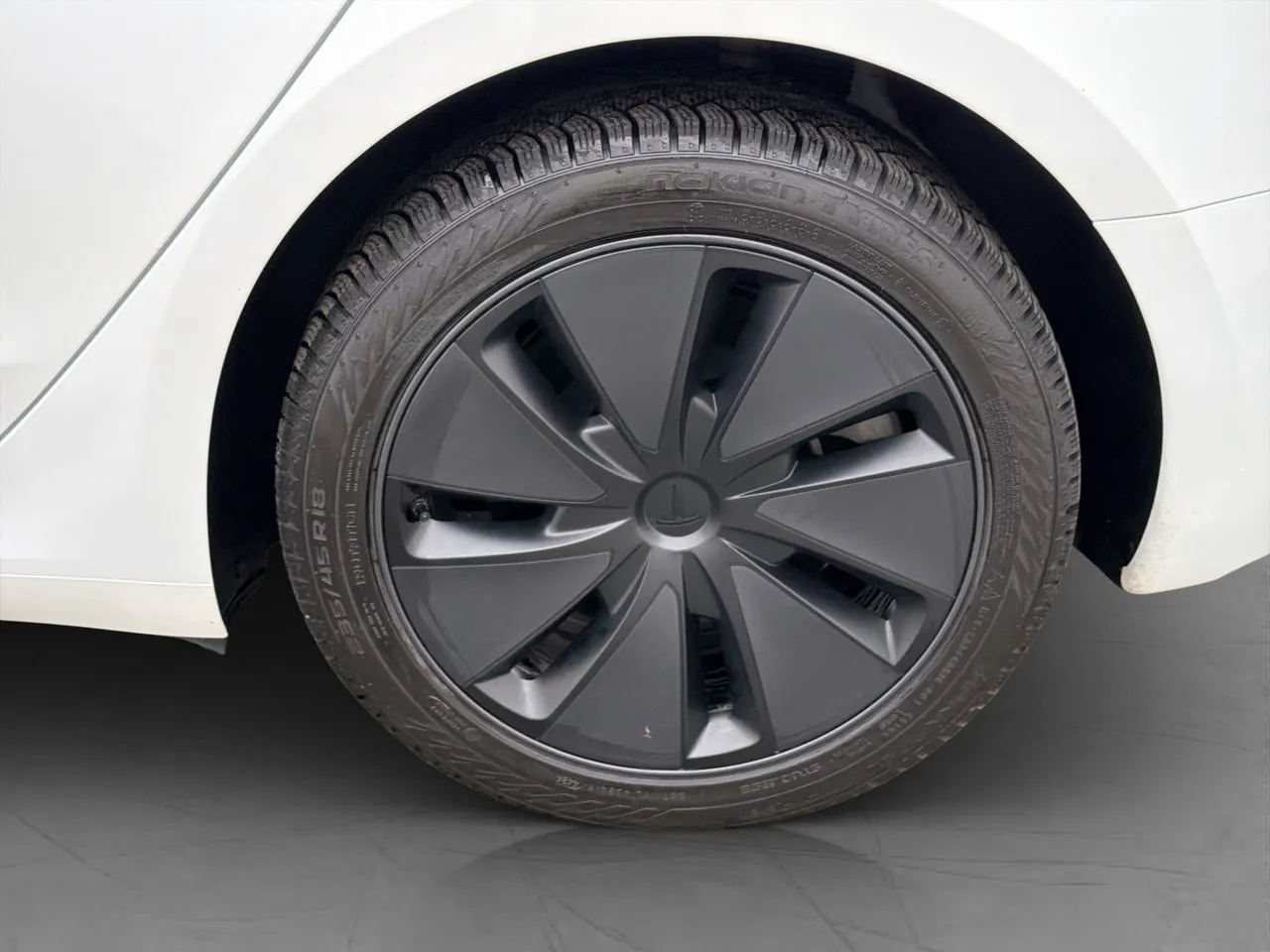 Tesla Model 3 bild 33