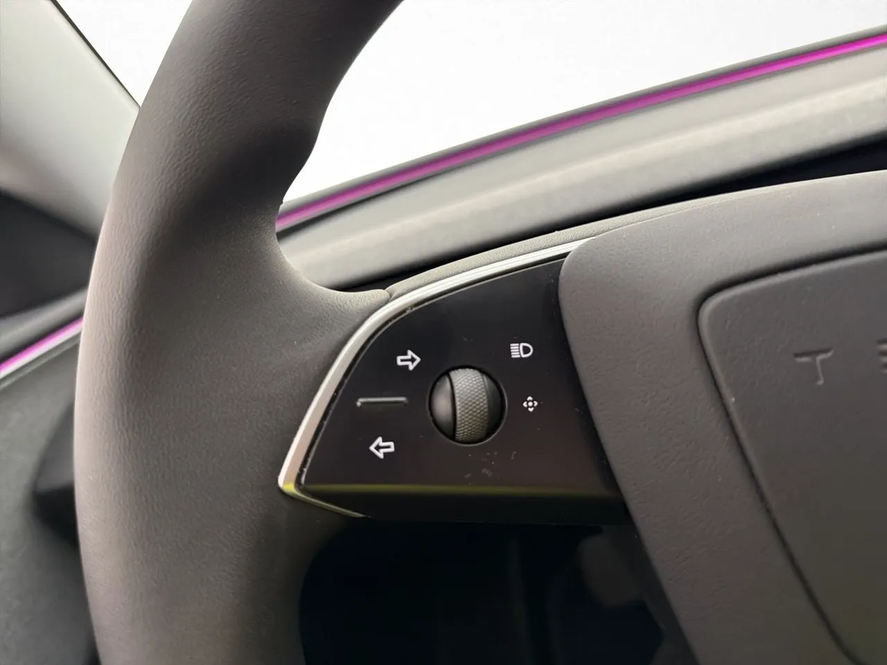 Tesla Model 3 bild 15