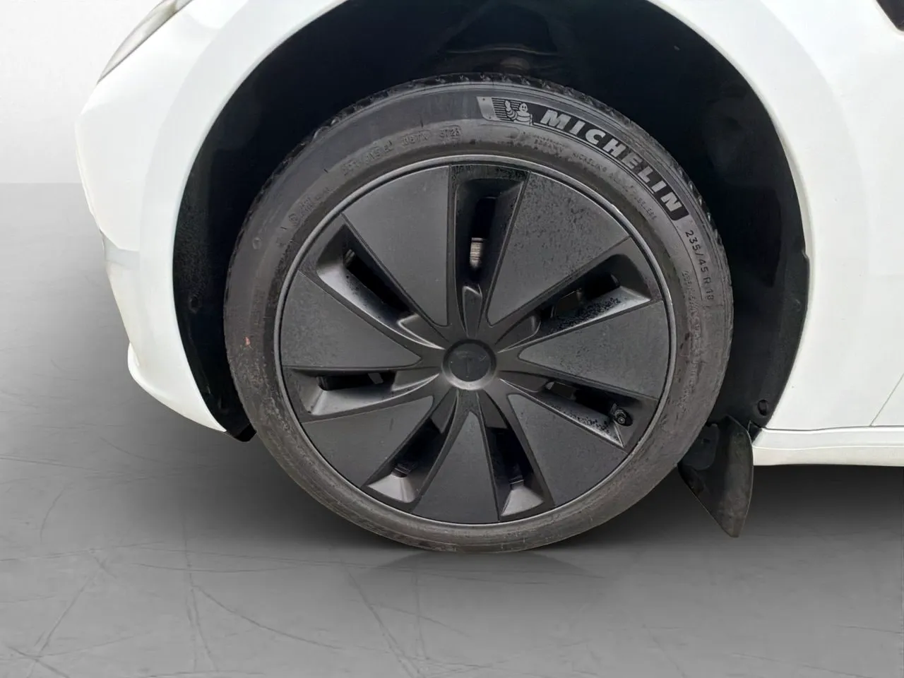 Tesla Model 3 bild 35
