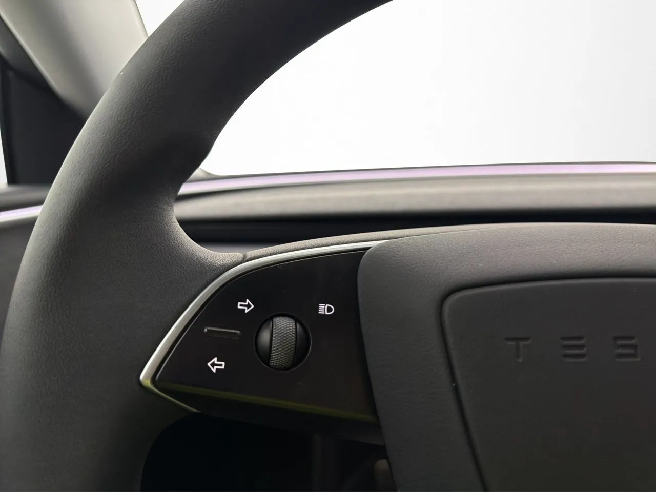 Tesla Model 3 bild 13