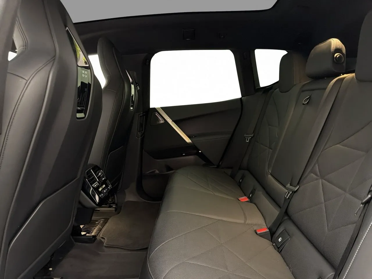 BMW iX bild 36