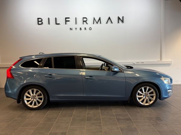 Volvo V60 D4 Summum Business Edition VÄRMARE|DRAGKROK - 2015
