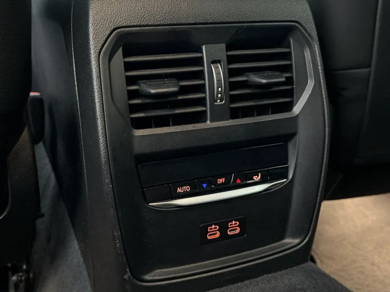 BMW i4 bild 26