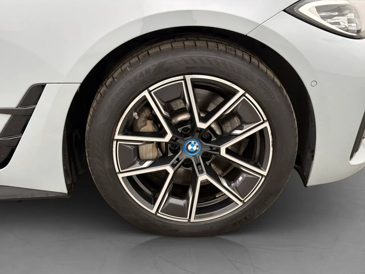 BMW i4 bild 38