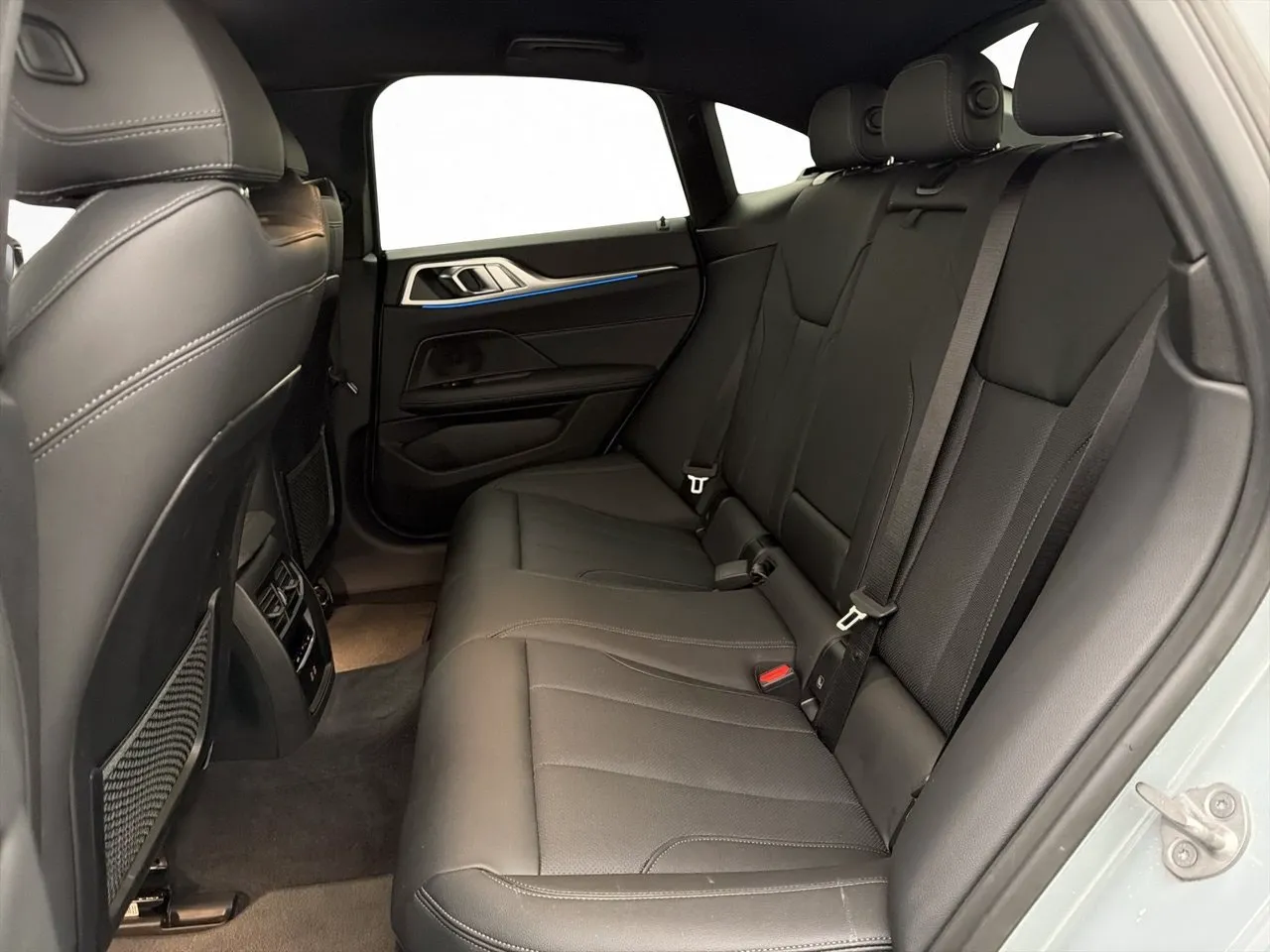 BMW i4 bild 27
