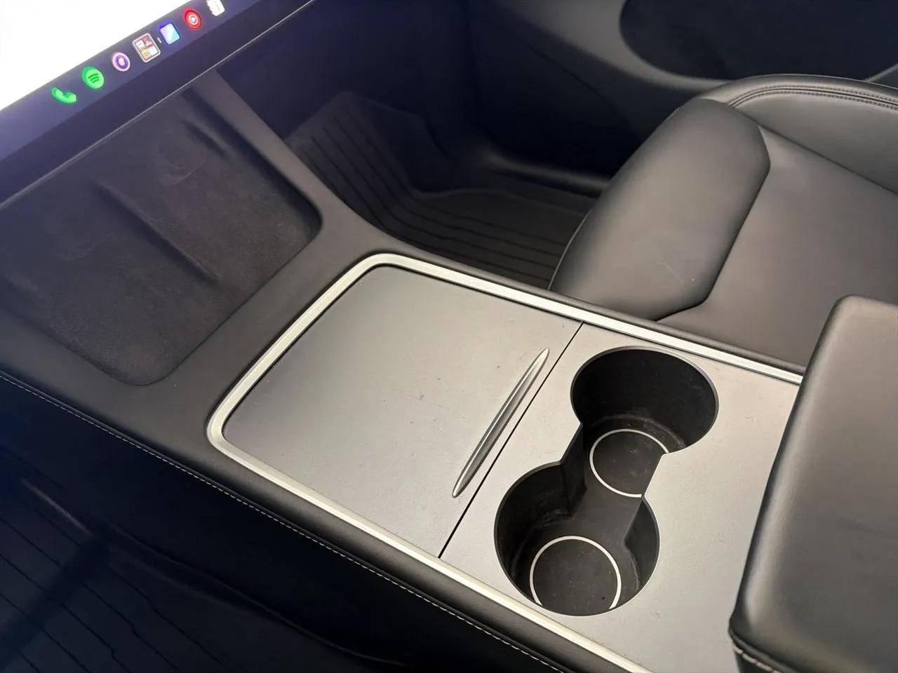 Tesla Model Y bild 25