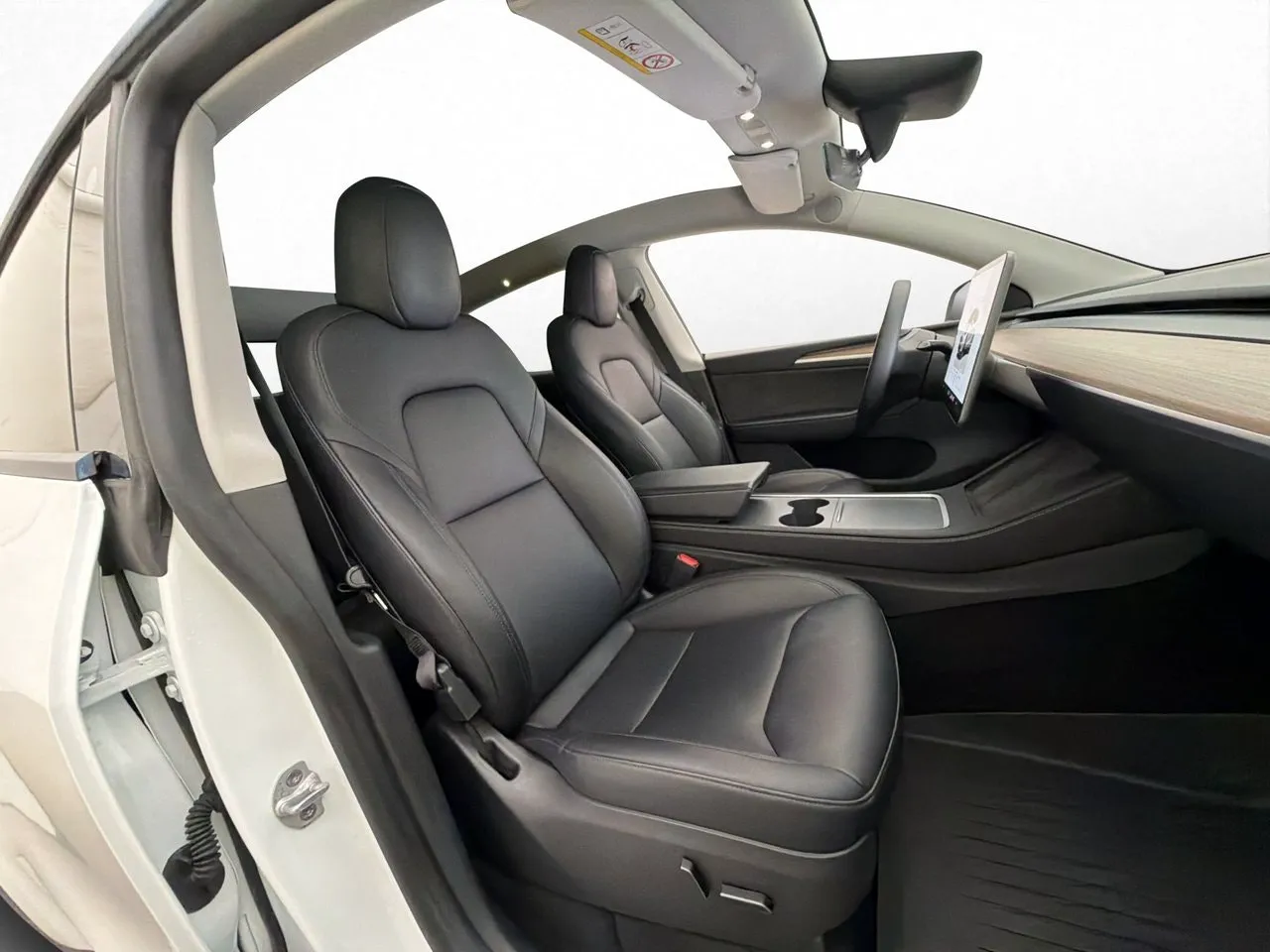 Tesla Model Y bild 27