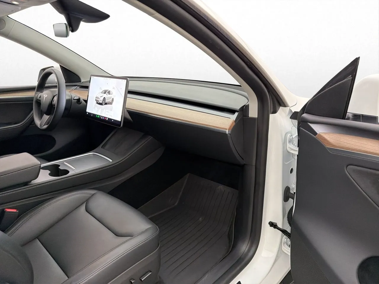 Tesla Model Y bild 26