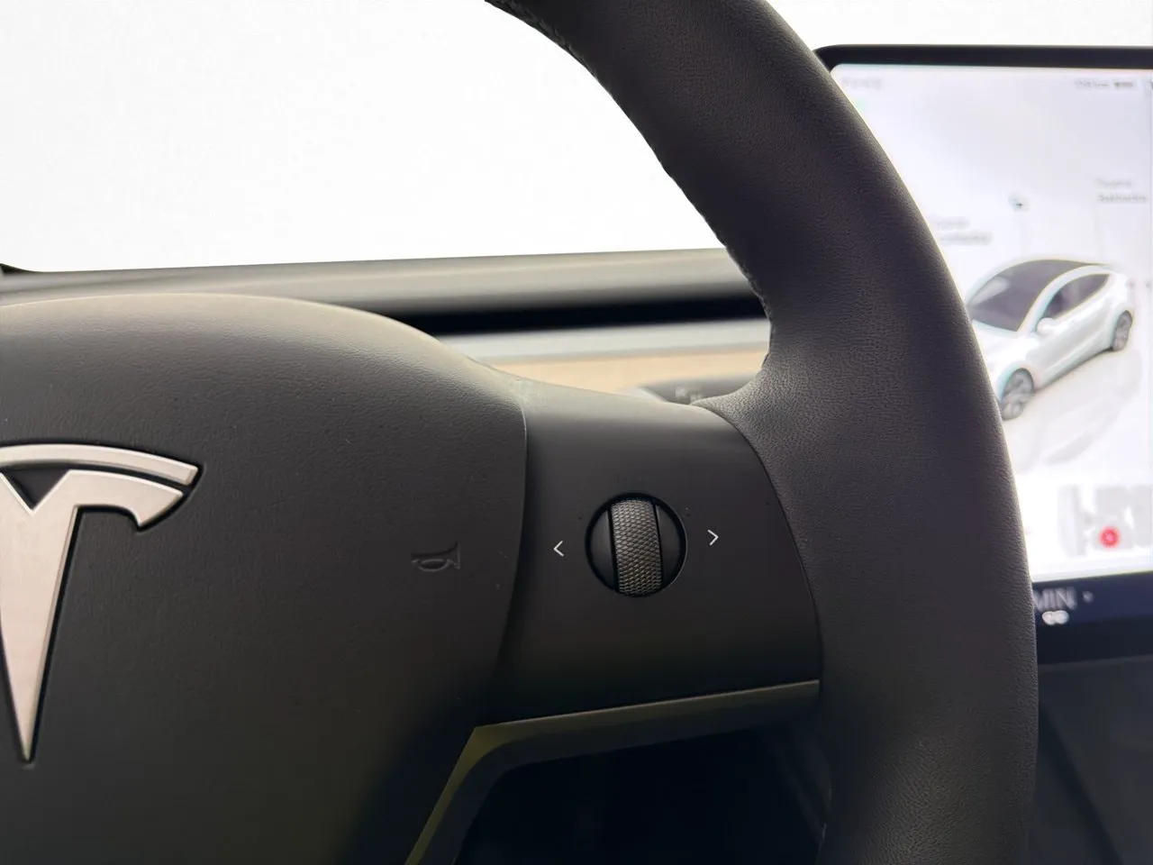 Tesla Model Y bild 17