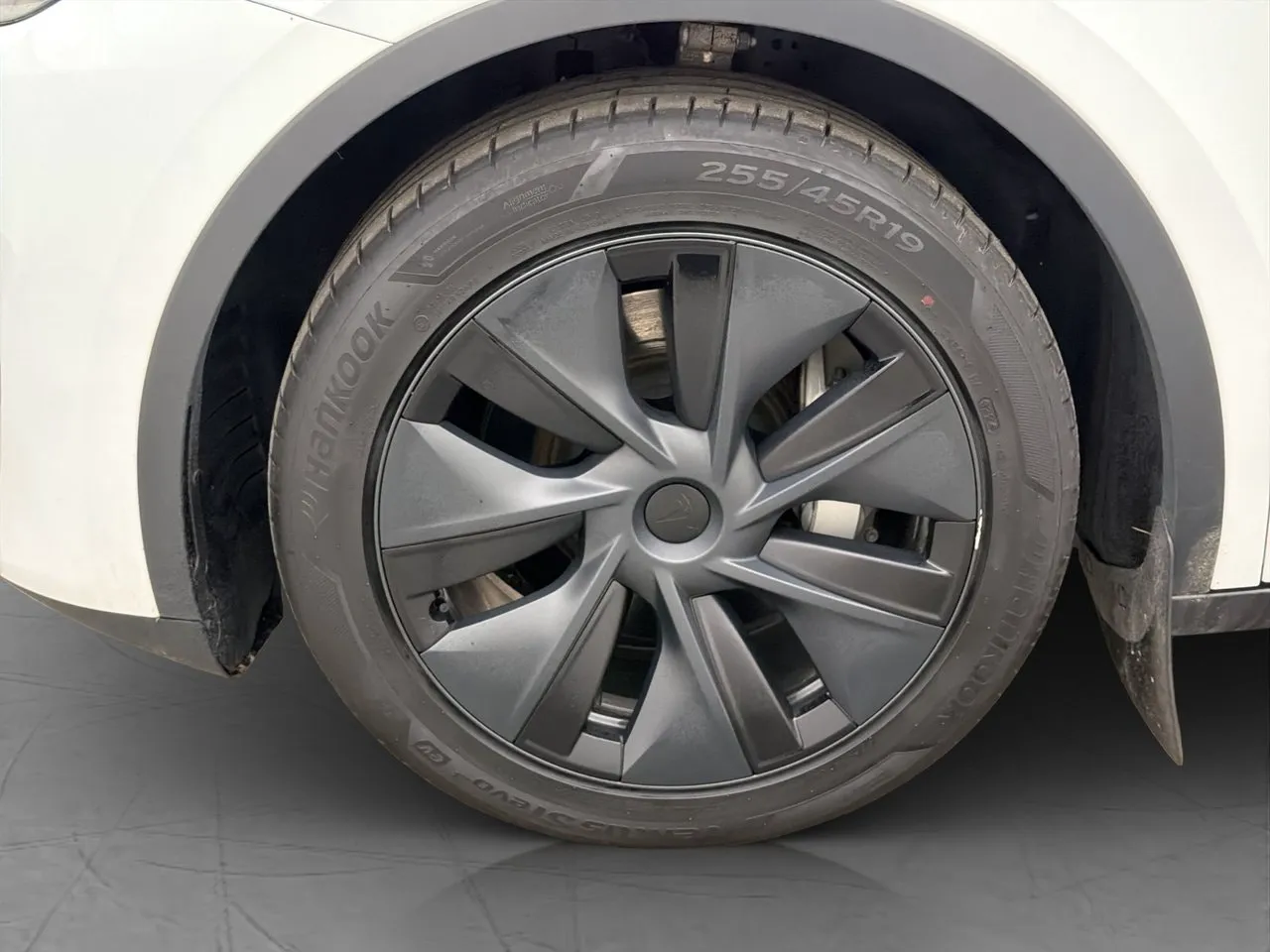 Tesla Model Y bild 33