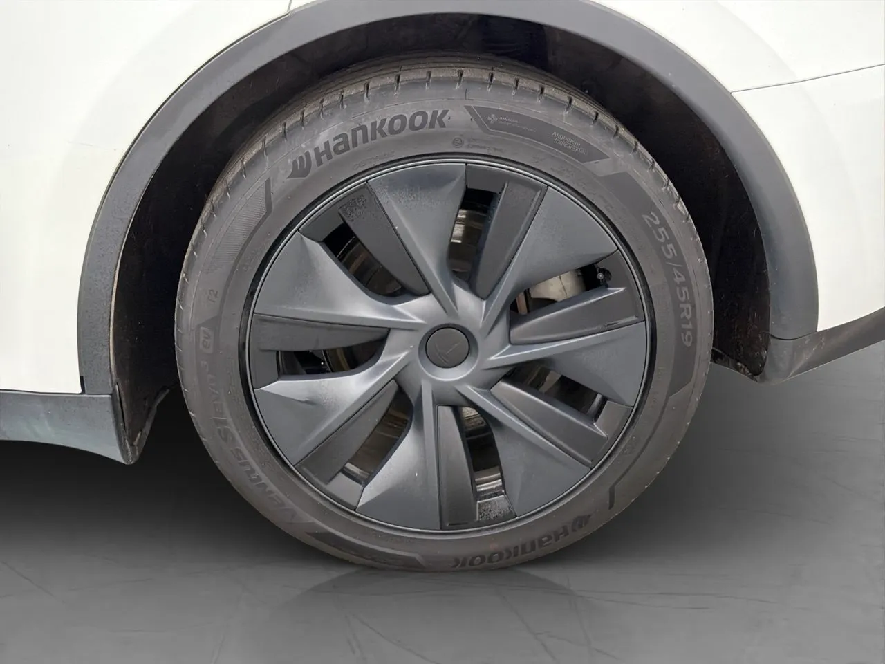 Tesla Model Y bild 34