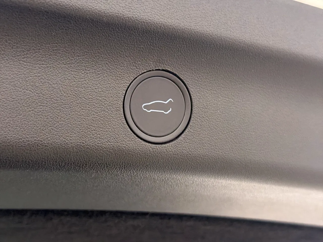 Tesla Model Y bild 30