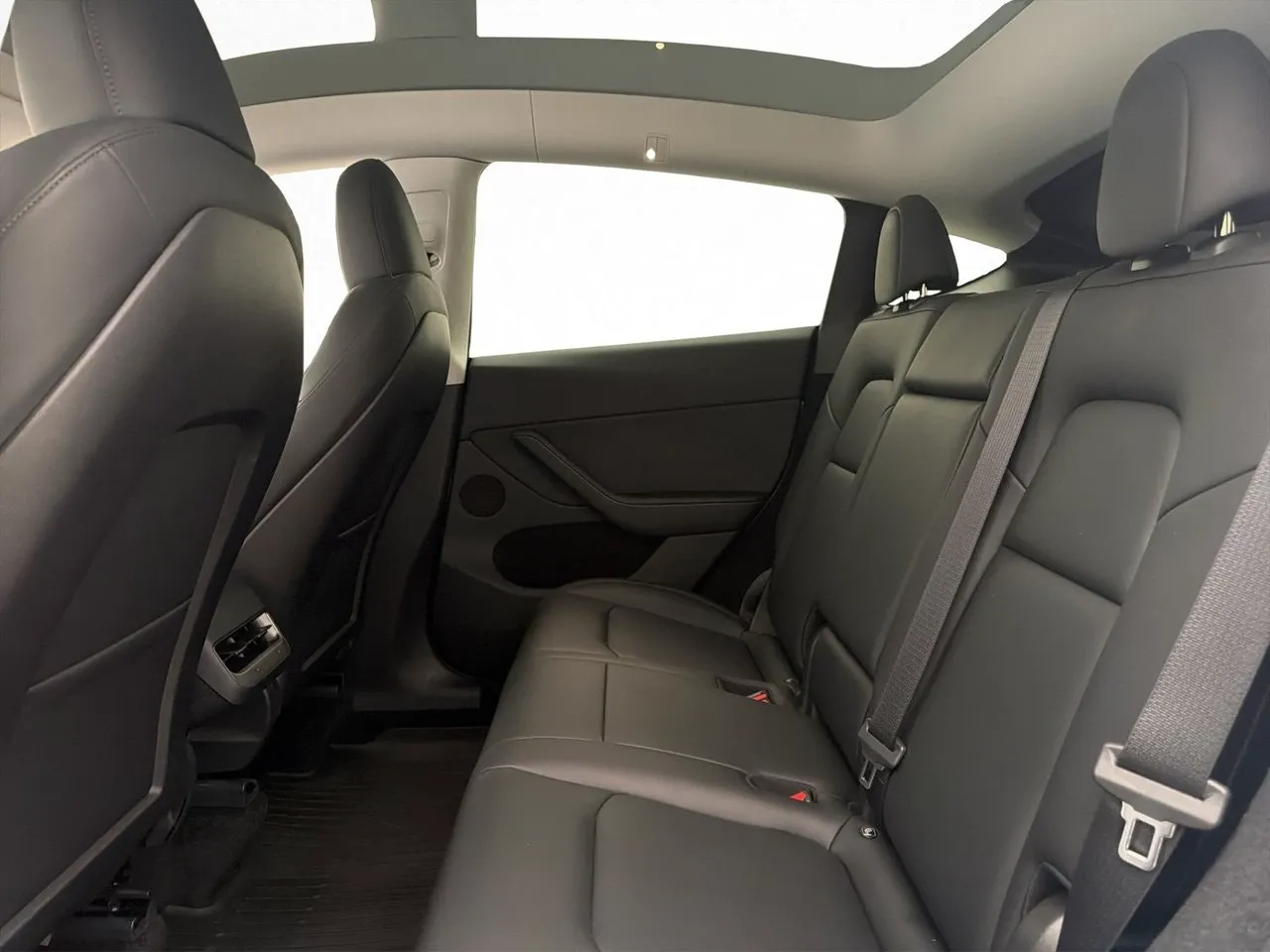 Tesla Model Y bild 28
