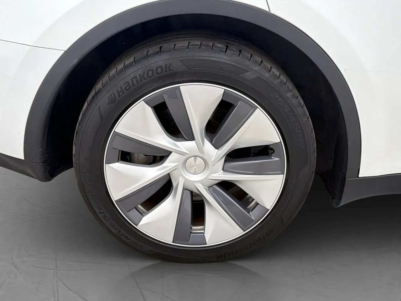 Tesla Model Y bild 35