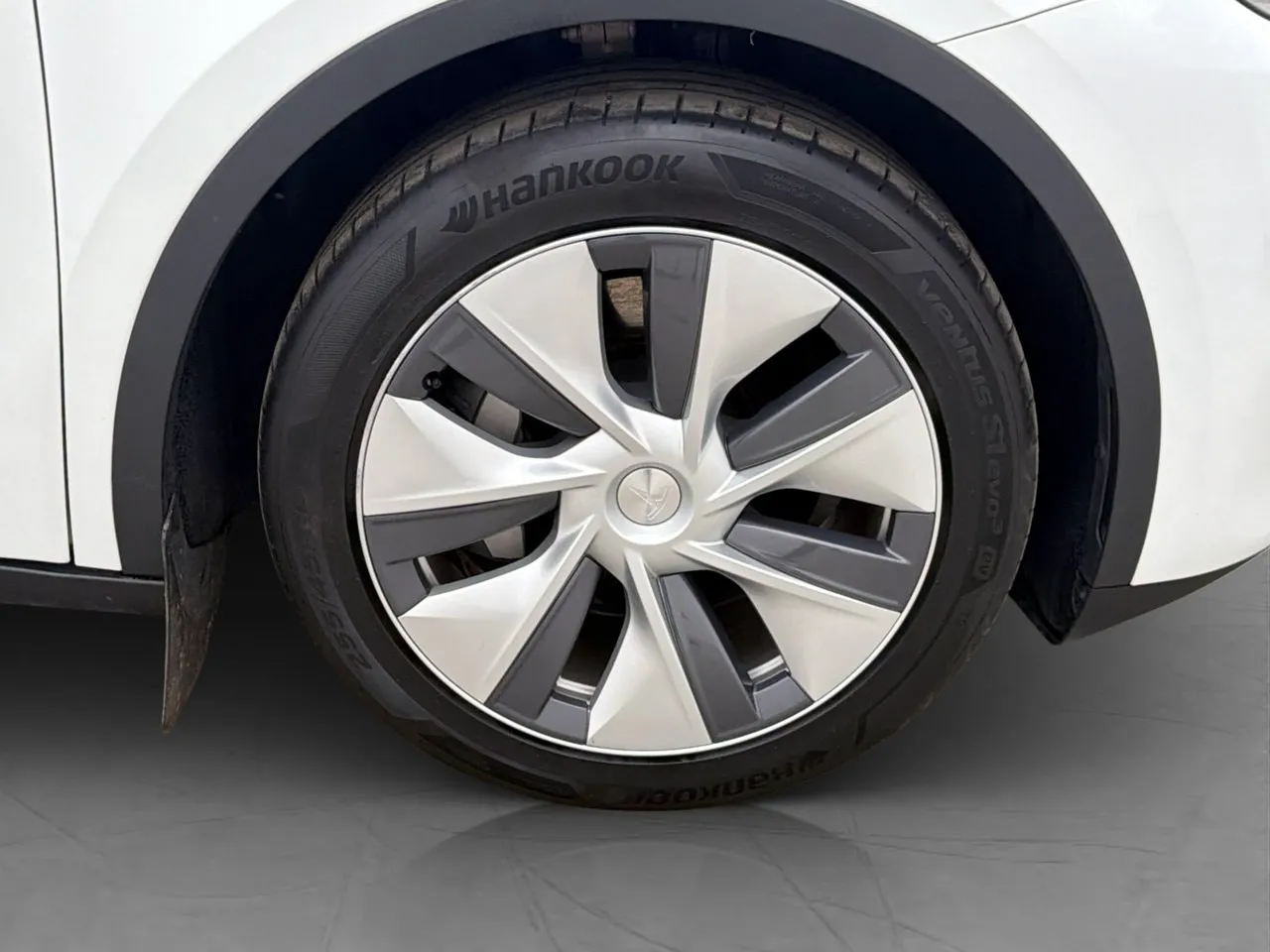 Tesla Model Y bild 36