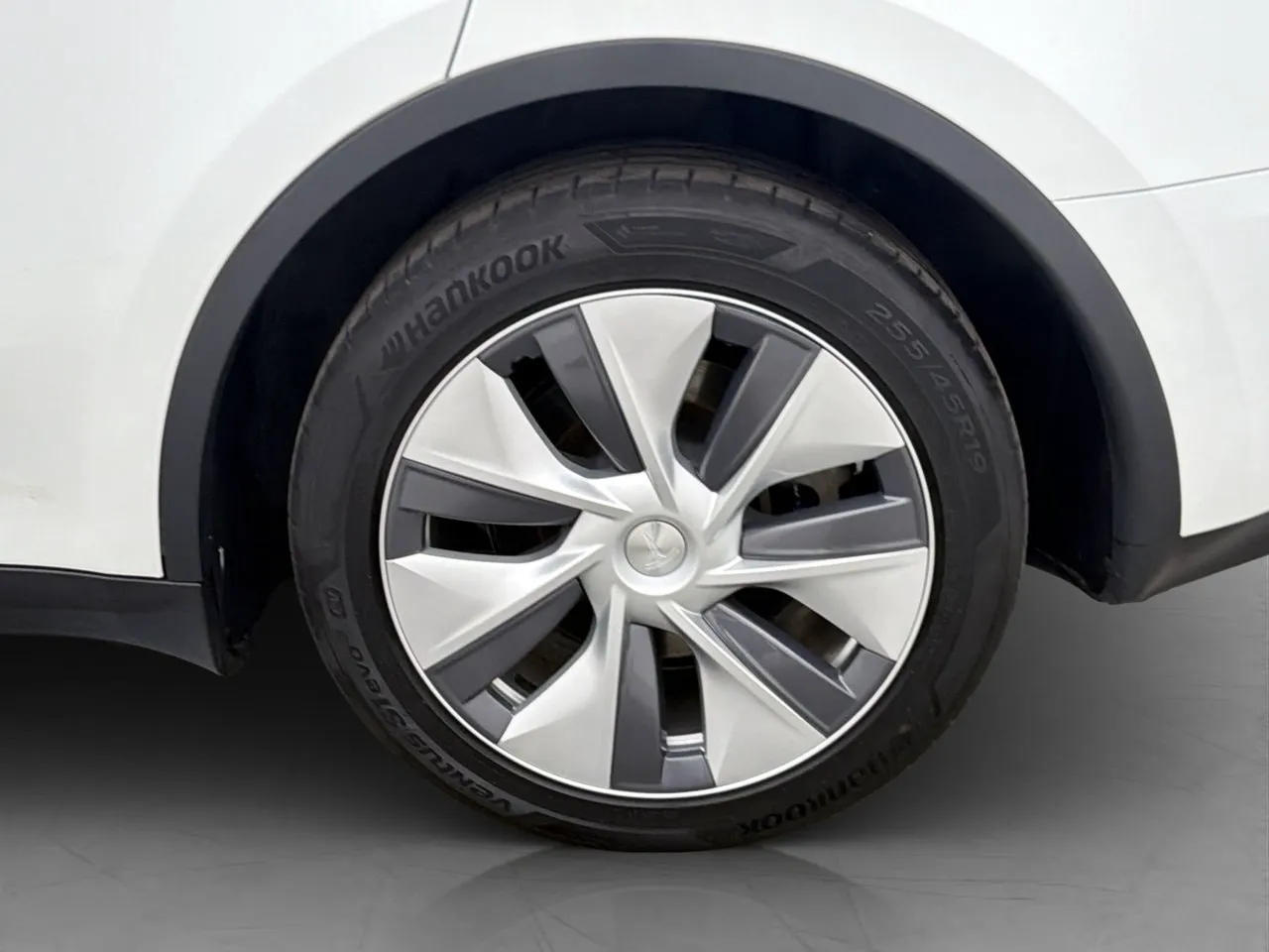 Tesla Model Y bild 34
