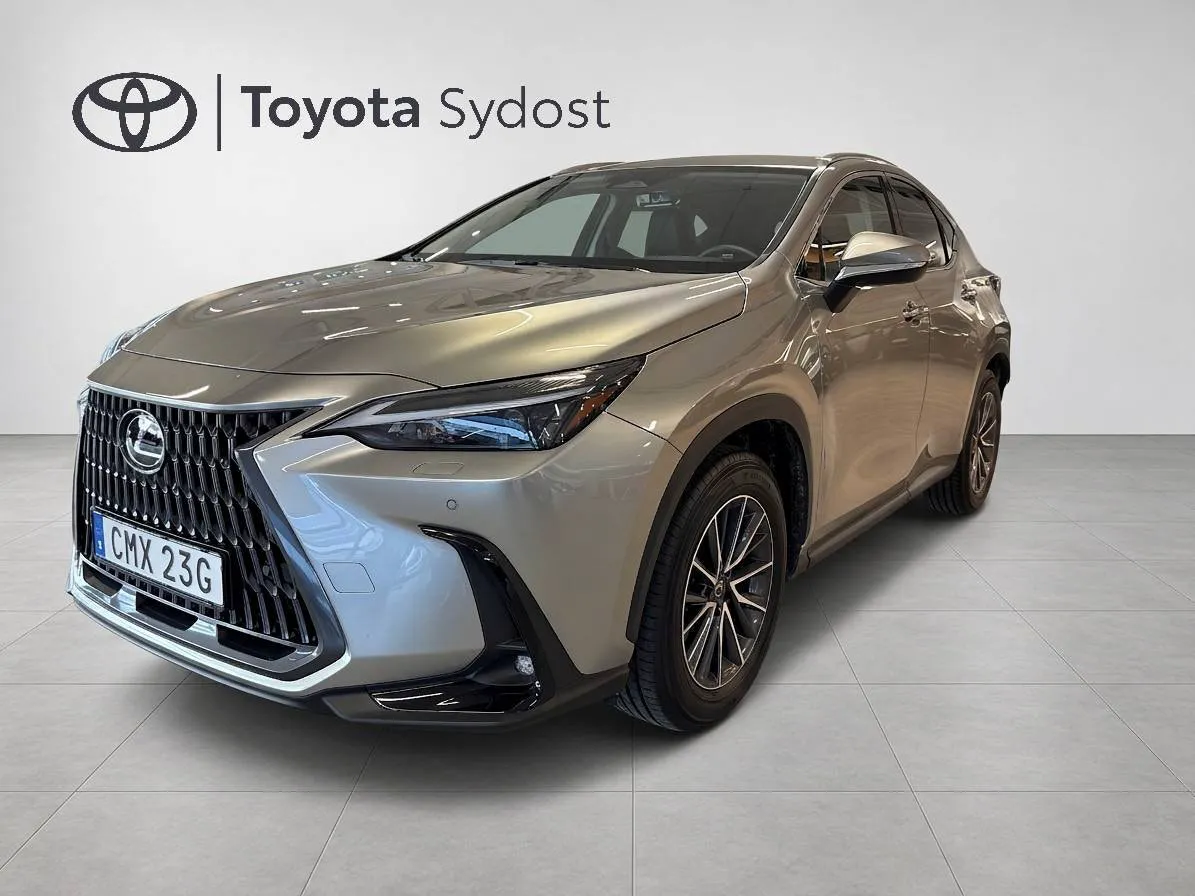 Lexus NX bild 2
