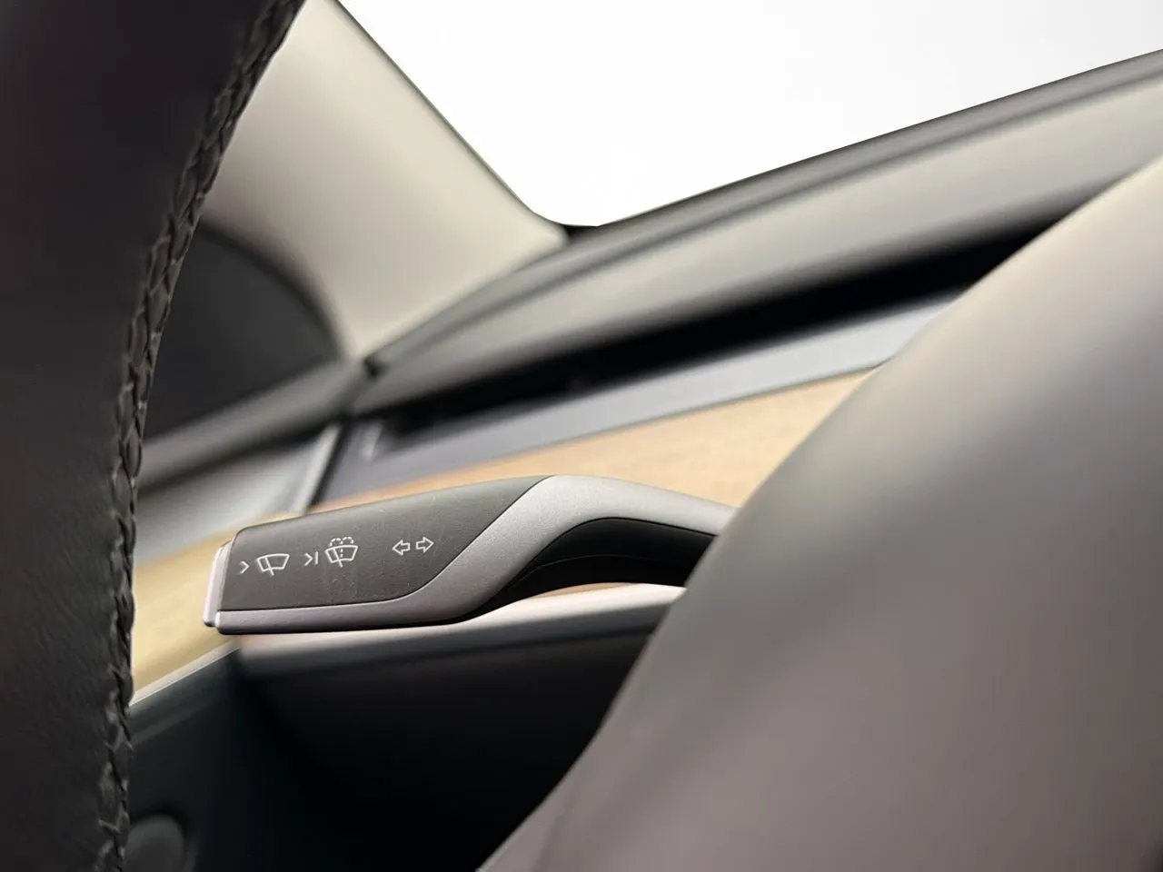 Tesla Model Y bild 31