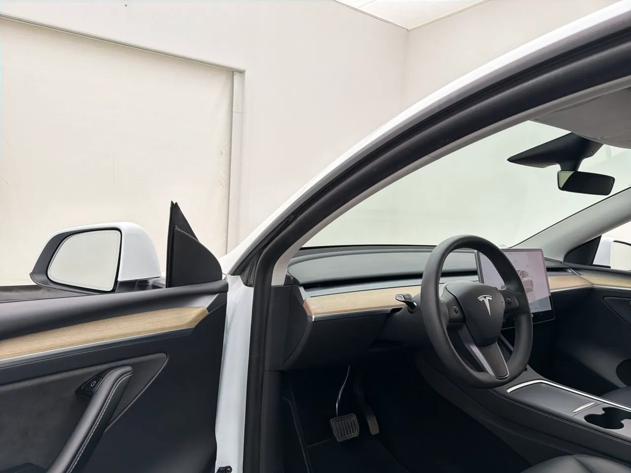 Tesla Model Y bild 12