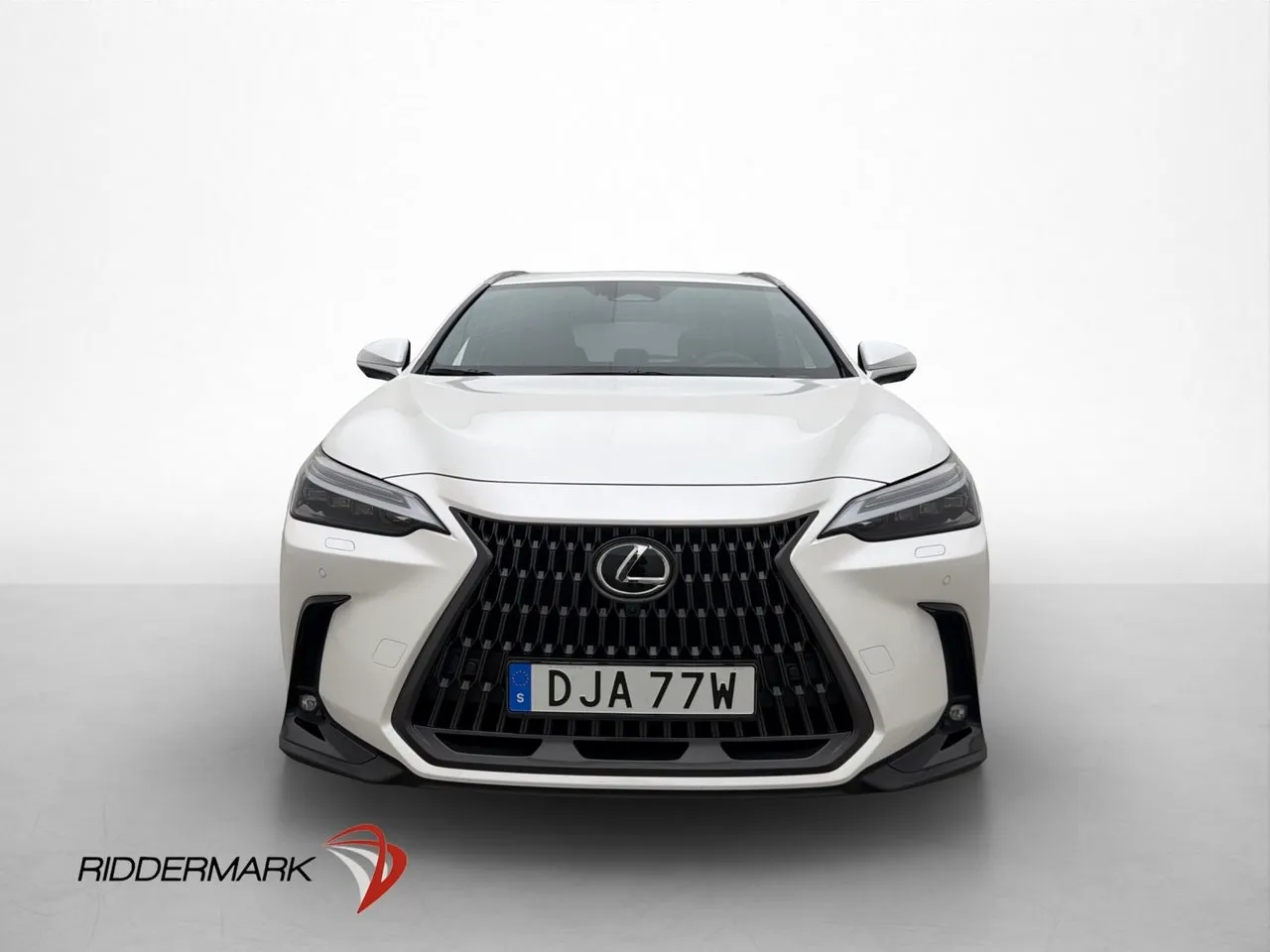 Lexus NX bild 2
