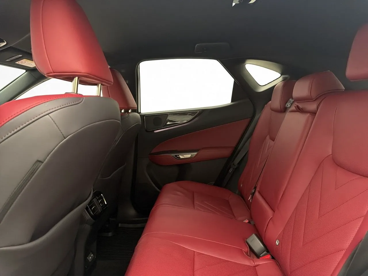 Lexus NX bild 13