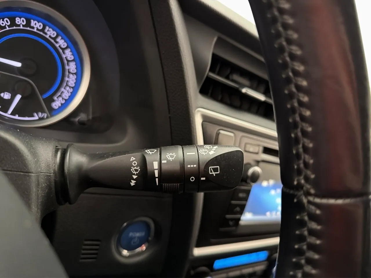 Toyota Auris bild 26