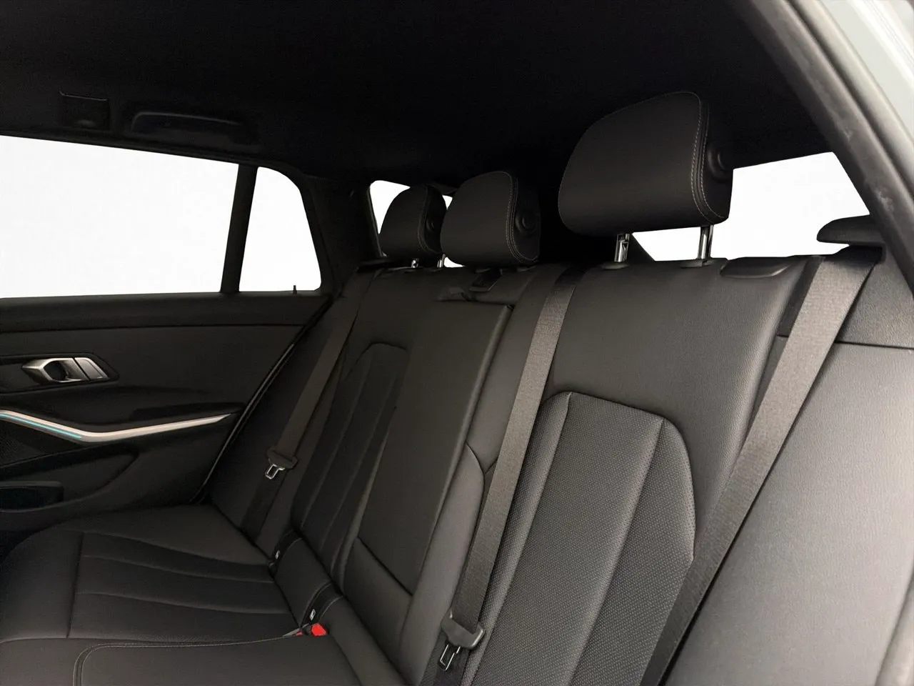 BMW 330 bild 13
