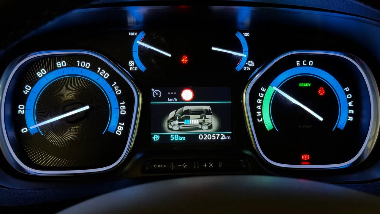 Vehicle image 18