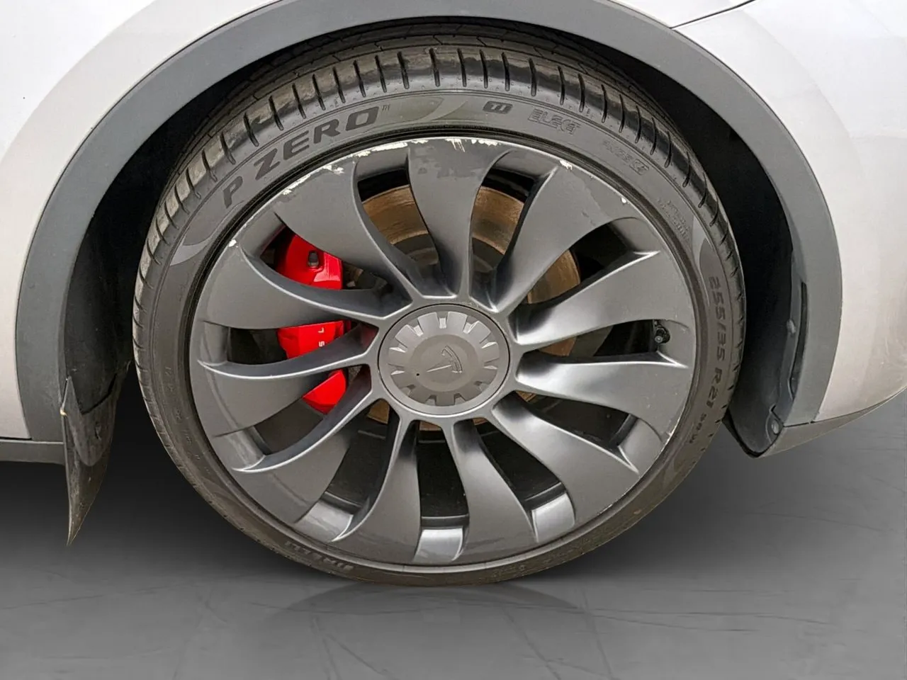 Tesla Model Y bild 36