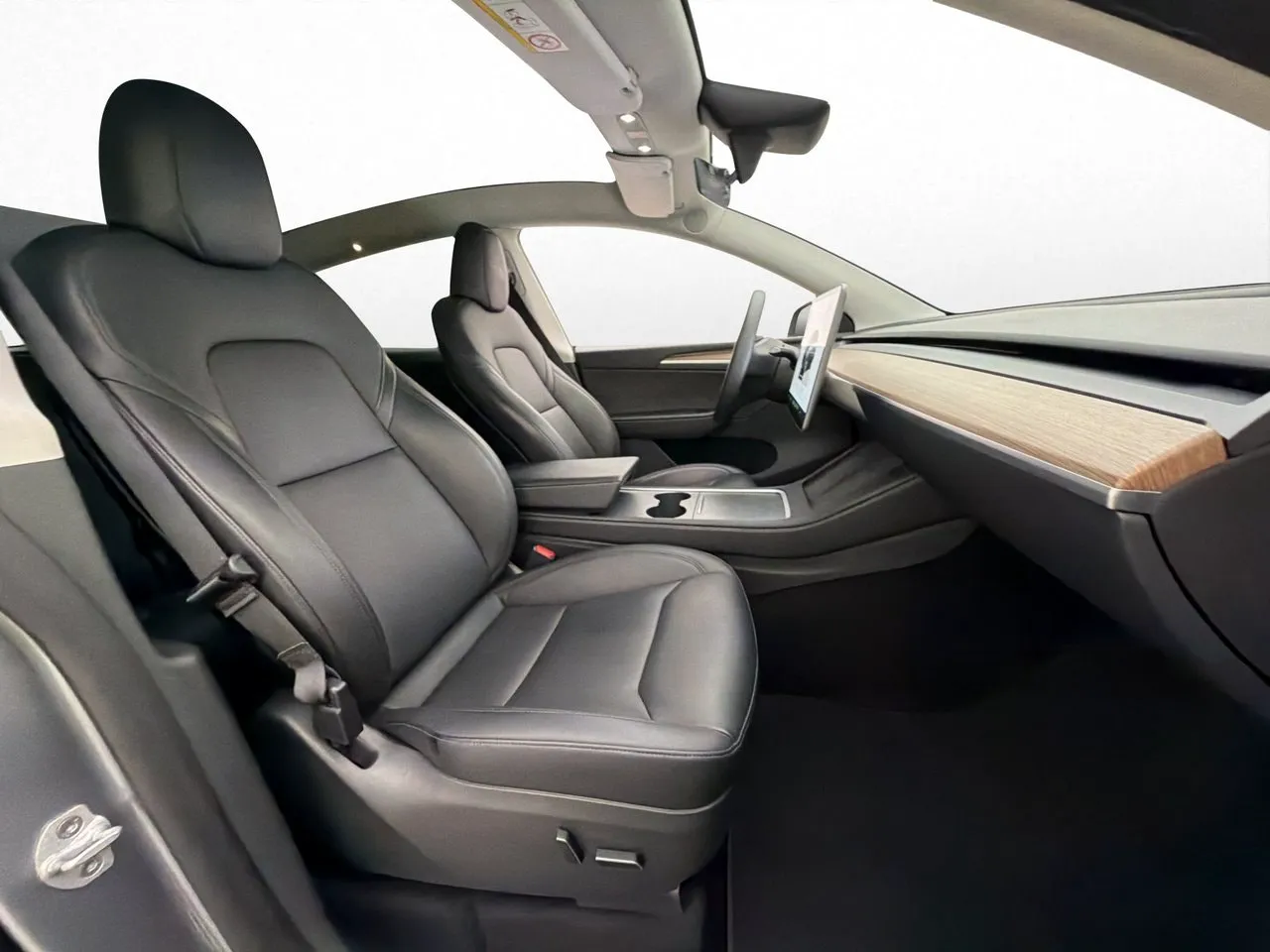 Tesla Model Y bild 16