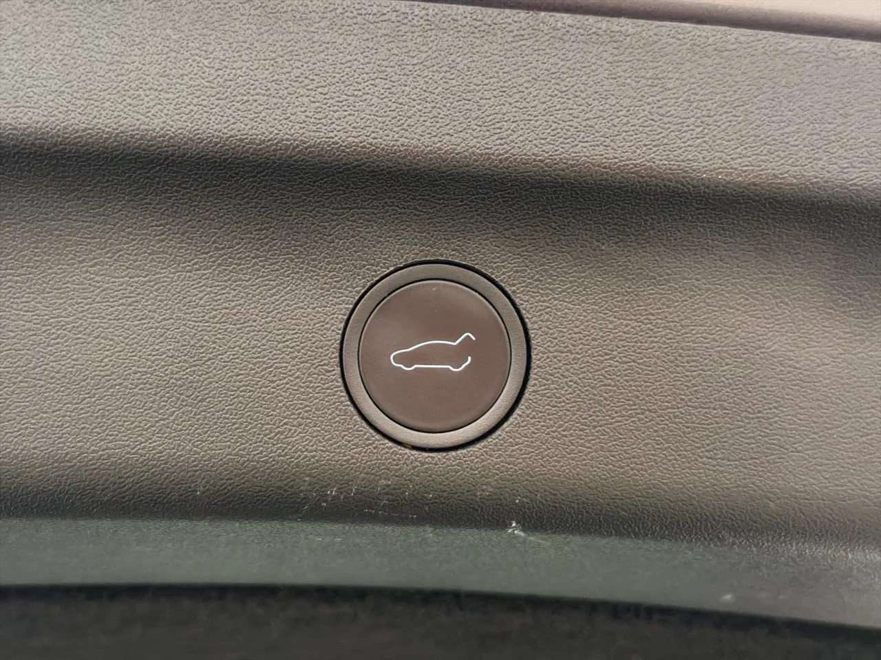 Tesla Model Y bild 32