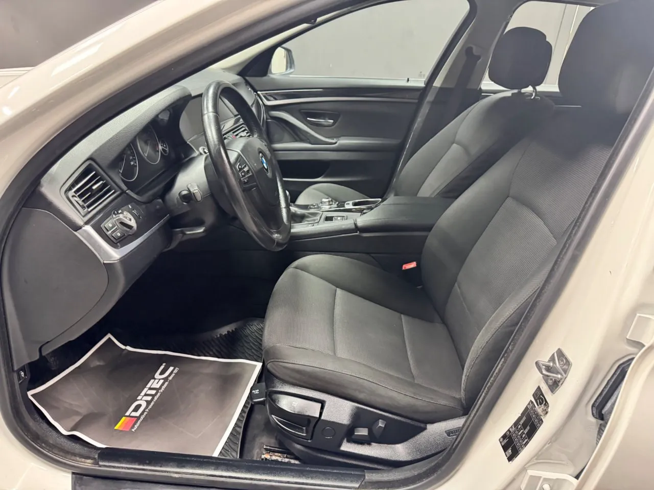 BMW 520 bild 8