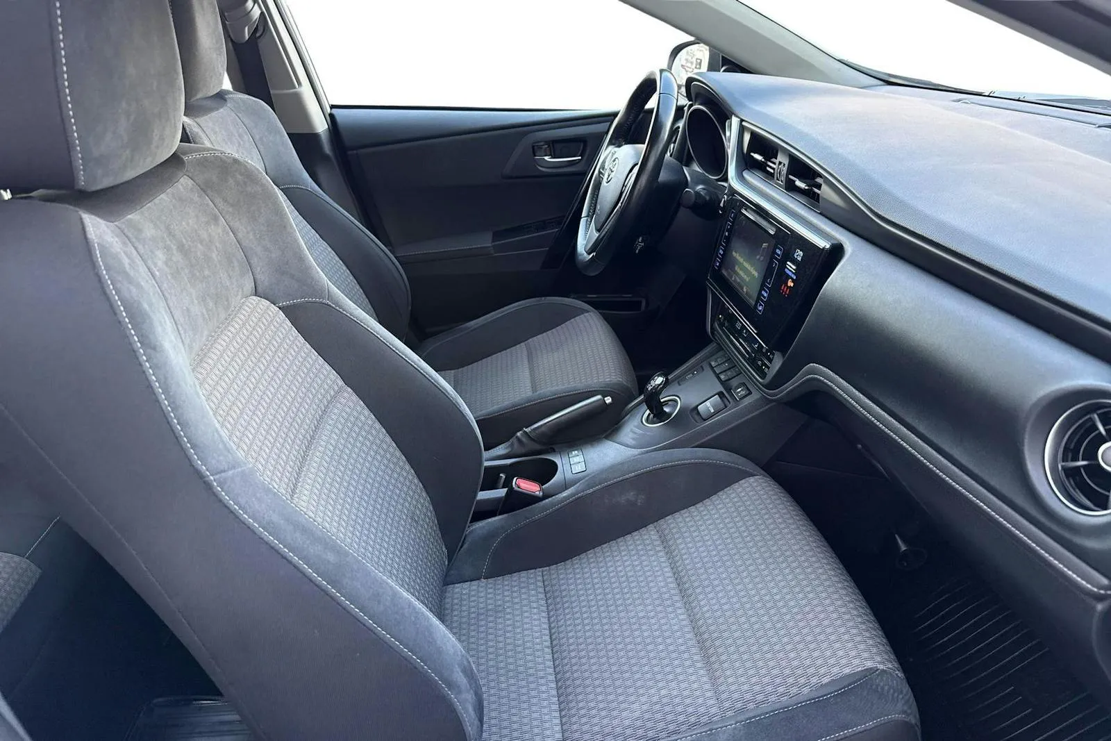 Toyota Auris bild 7