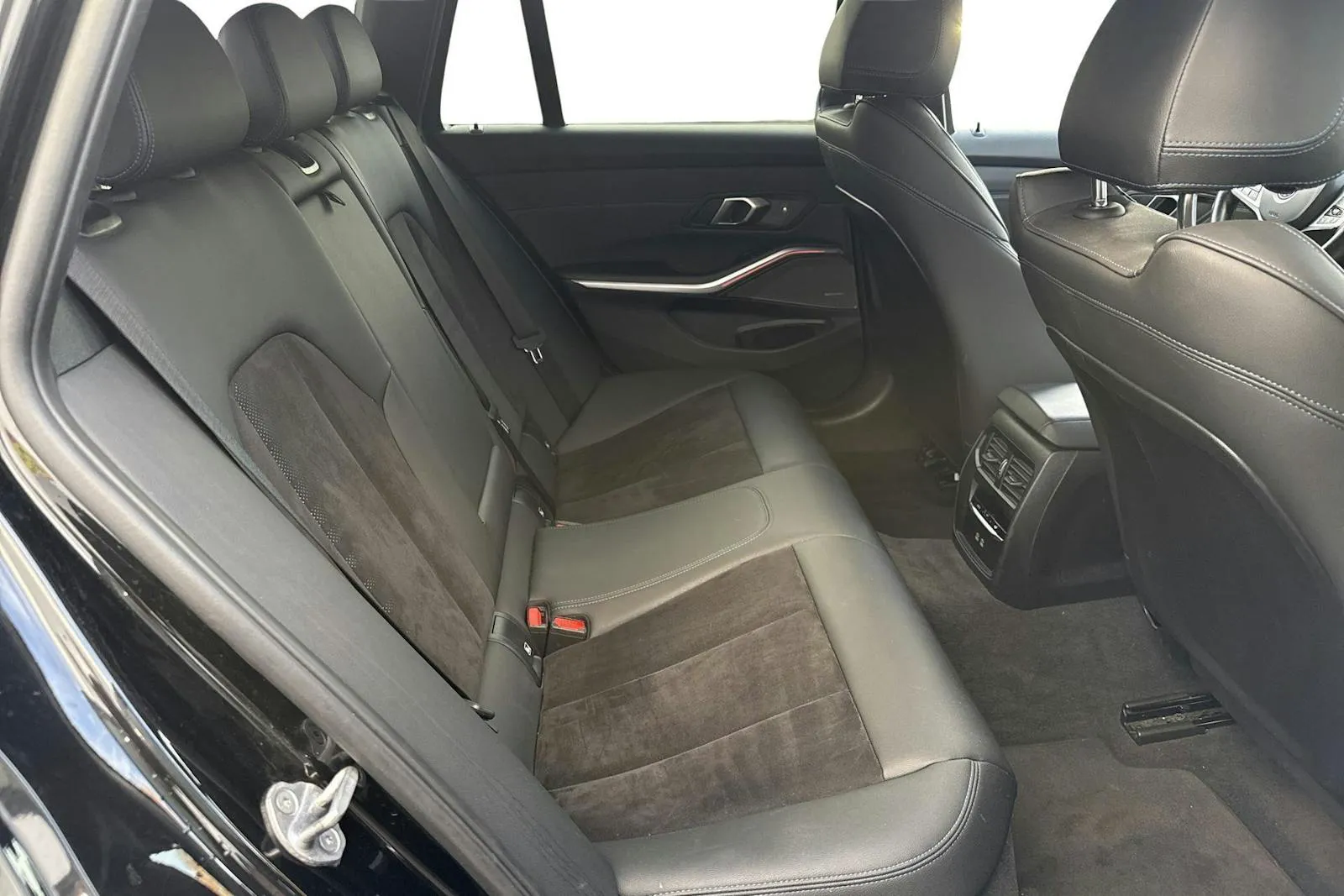 BMW 330 bild 8